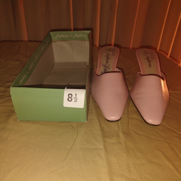 Women's Matching Purse & Short heels Shoes - Picture 3 of 16